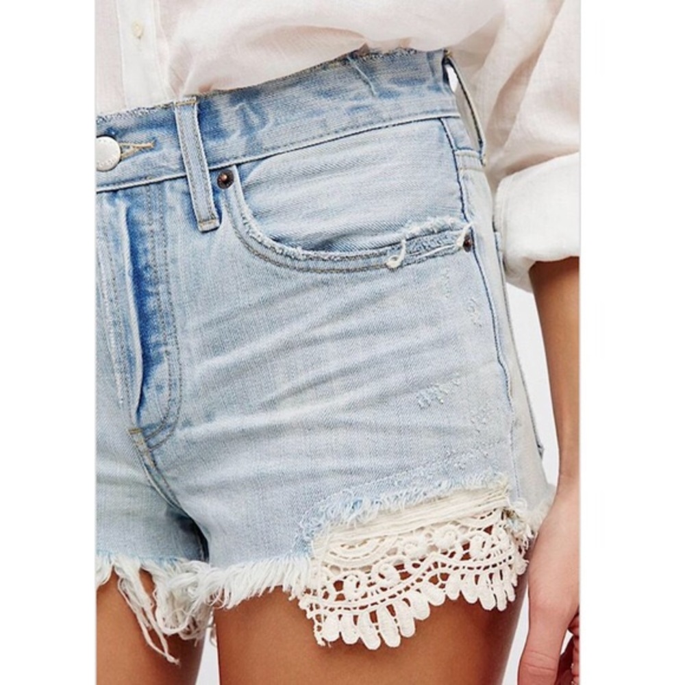 We The Free Daisy Chain Frayed Shorts Light Denim Cutoffs Distressed Lace Detail
